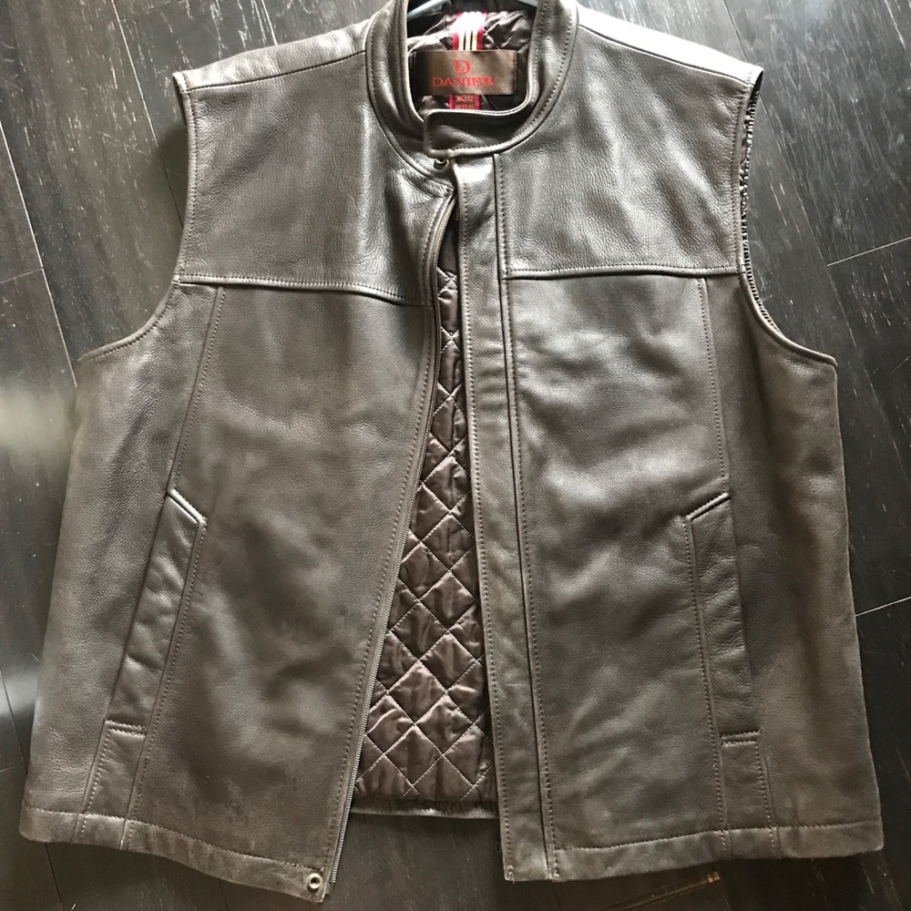 Men’s Danier leather vest- G